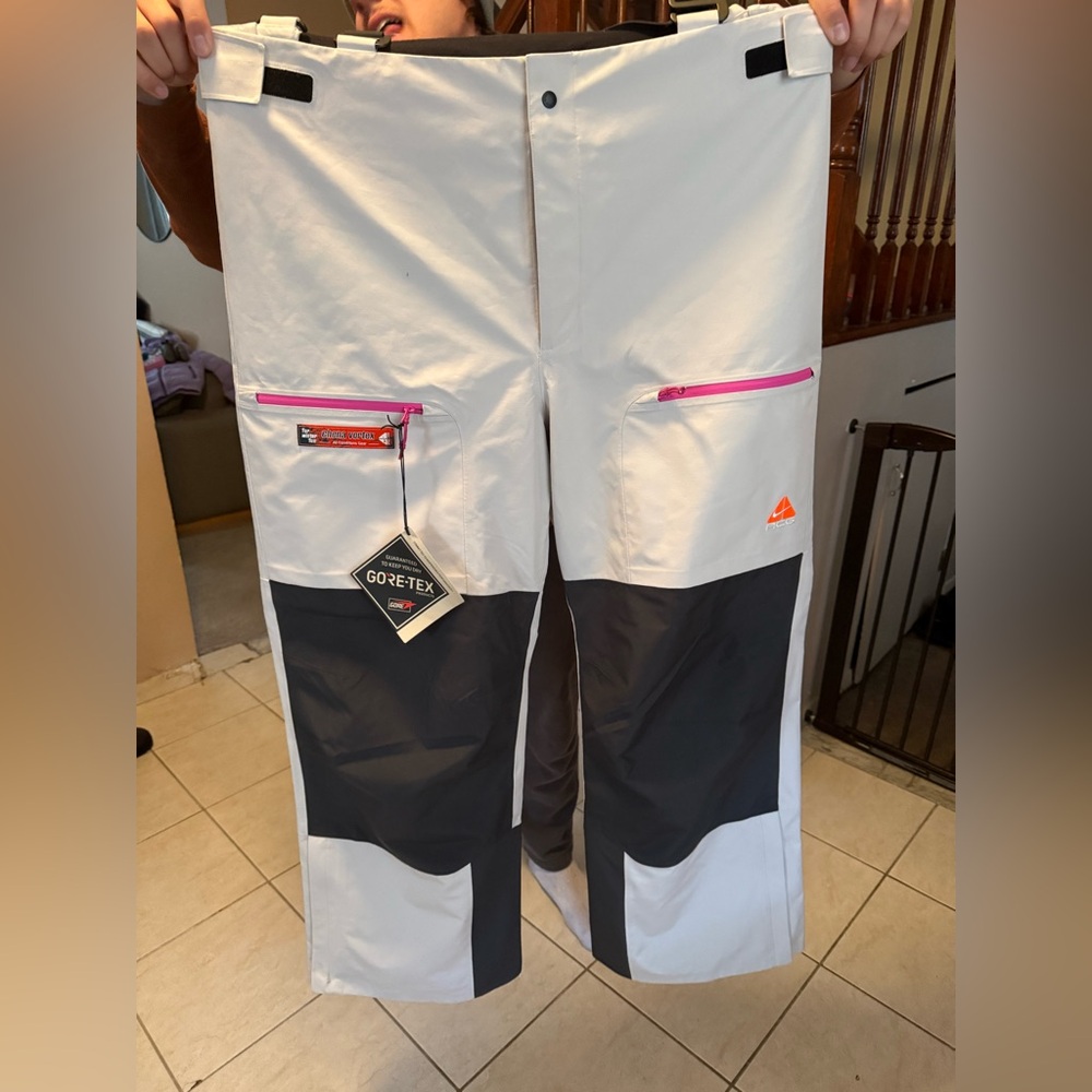 Unisex Nike ACG Snow pants